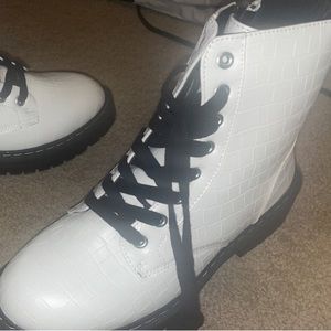White fall/winter boots